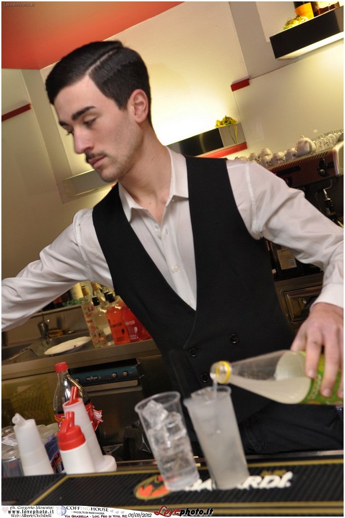 006Coffing_House_Facolta_Ingegneria_LiveMusicParty_LovePhoto_01032012.jpg - GREGORIO MOSCATO  PHOTOGRAPHER