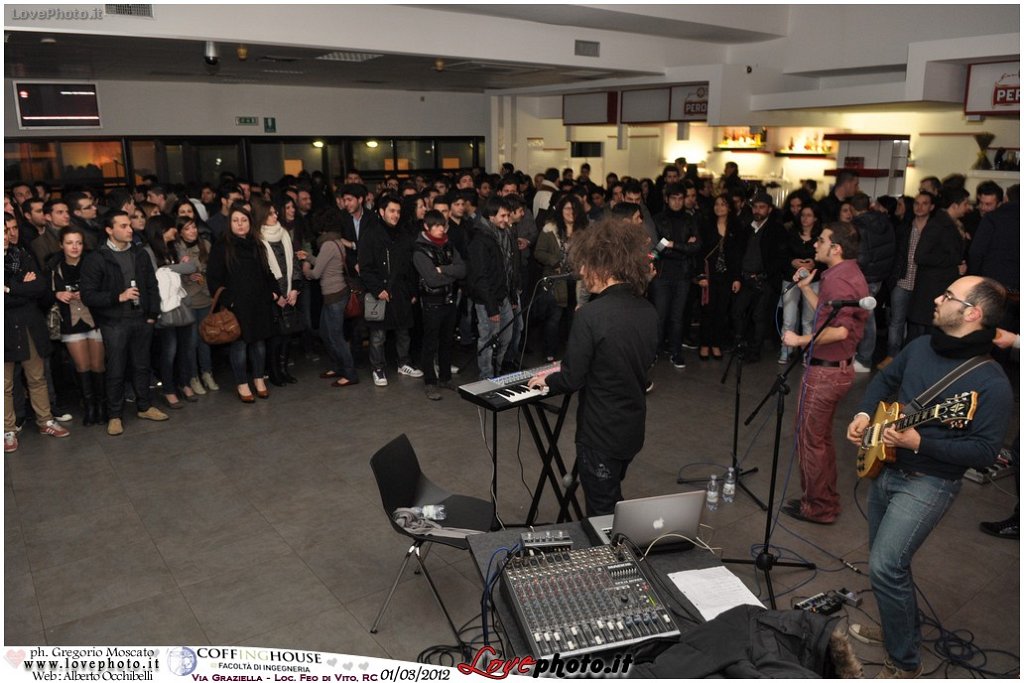 014Coffing_House_Facolta_Ingegneria_LiveMusicParty_LovePhoto_01032012.jpg - GREGORIO MOSCATO  PHOTOGRAPHER