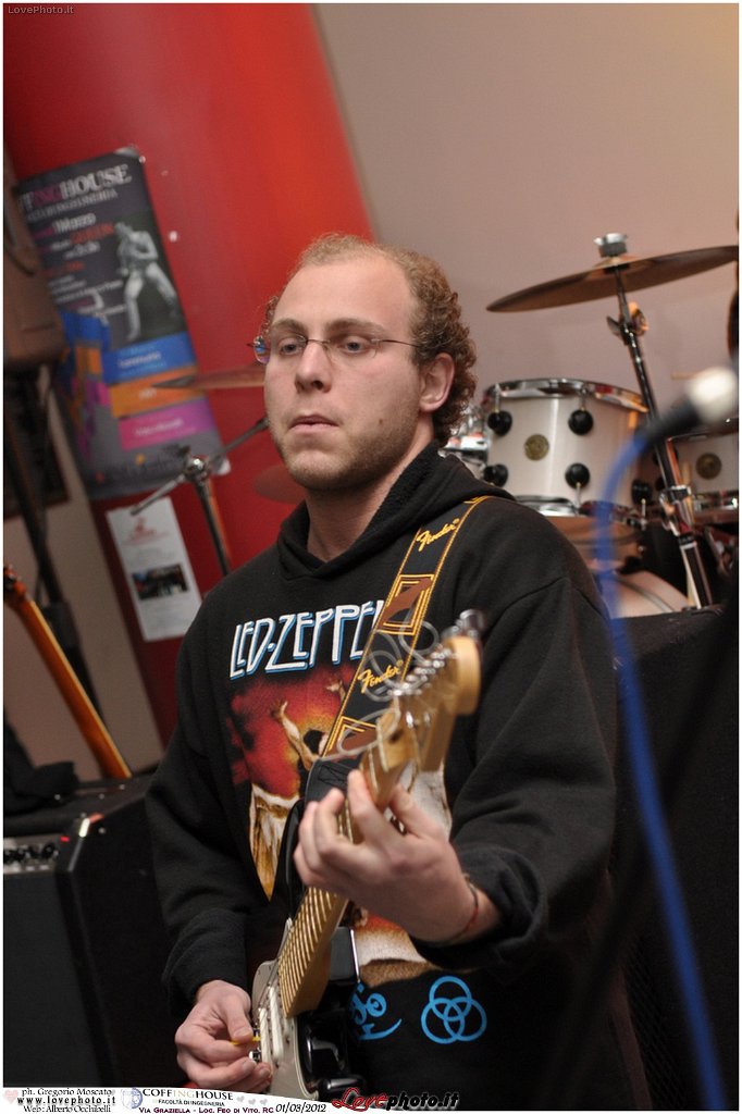 045Coffing_House_Facolta_Ingegneria_LiveMusicParty_LovePhoto_01032012.jpg - GREGORIO MOSCATO  PHOTOGRAPHER