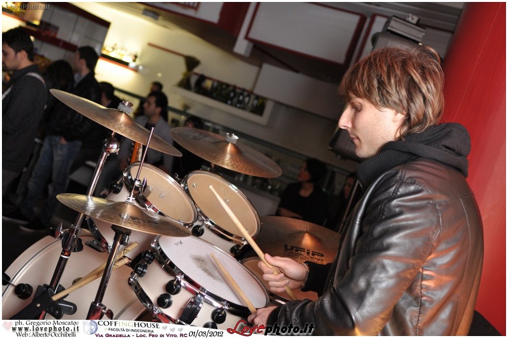 051Coffing_House_Facolta_Ingegneria_LiveMusicParty_LovePhoto_01032012.jpg - GREGORIO MOSCATO  PHOTOGRAPHER