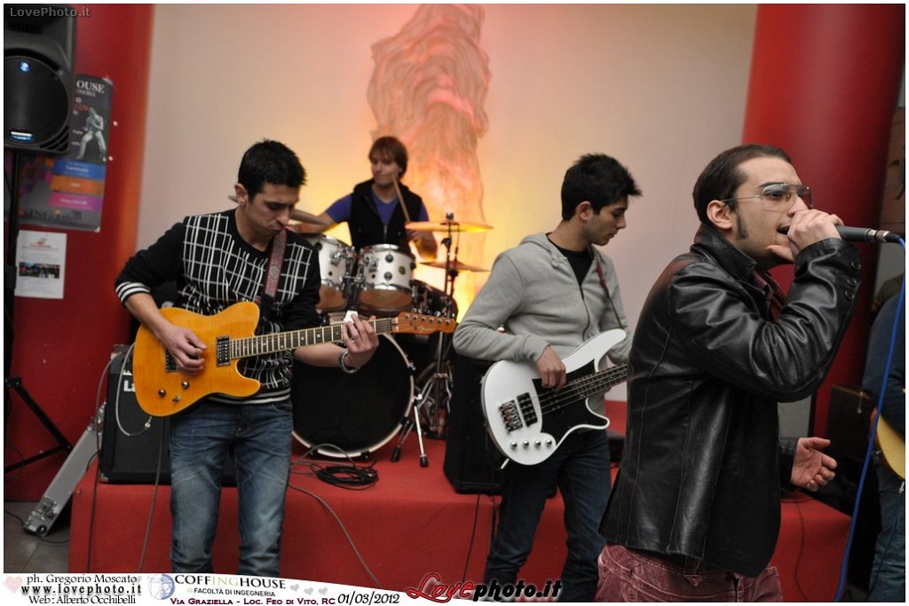 069Coffing_House_Facolta_Ingegneria_LiveMusicParty_LovePhoto_01032012.jpg - GREGORIO MOSCATO  PHOTOGRAPHER