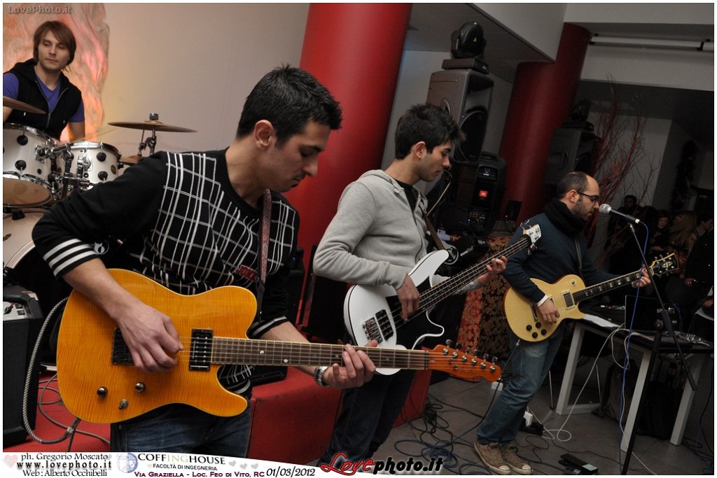 093Coffing_House_Facolta_Ingegneria_LiveMusicParty_LovePhoto_01032012.jpg - GREGORIO MOSCATO  PHOTOGRAPHER