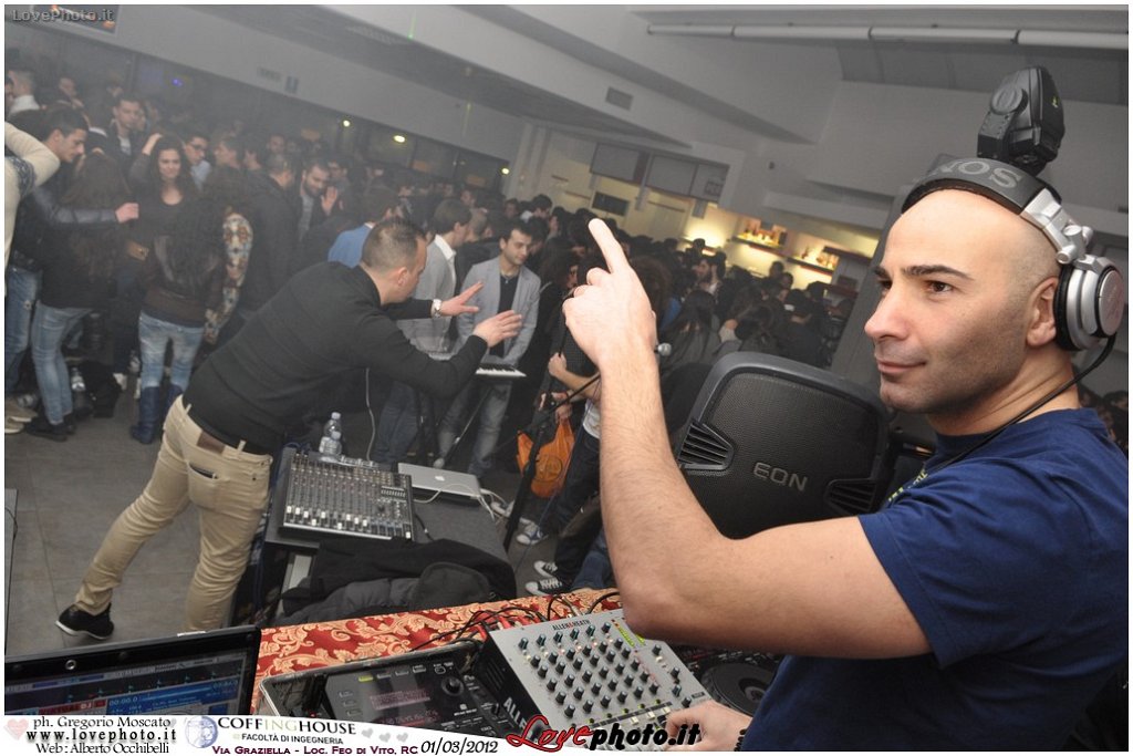 106Coffing_House_Facolta_Ingegneria_LiveMusicParty_LovePhoto_01032012.jpg - GREGORIO MOSCATO  PHOTOGRAPHER