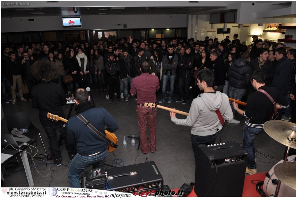 111Coffing_House_Facolta_Ingegneria_LiveMusicParty_LovePhoto_01032012.jpg - GREGORIO MOSCATO  PHOTOGRAPHER