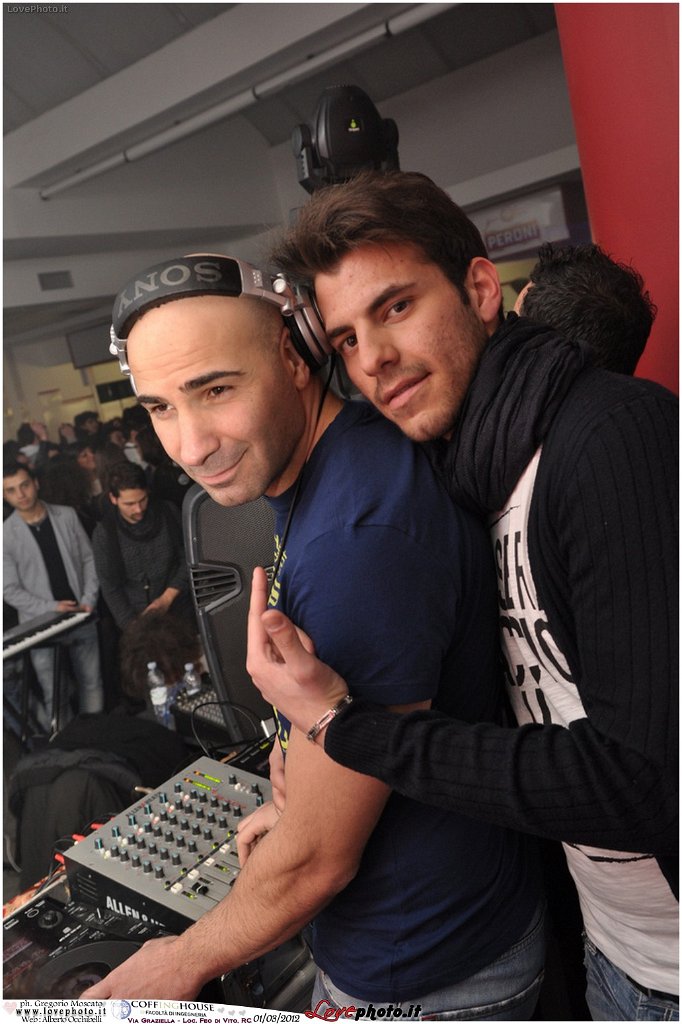 112Coffing_House_Facolta_Ingegneria_LiveMusicParty_LovePhoto_01032012.jpg - GREGORIO MOSCATO  PHOTOGRAPHER