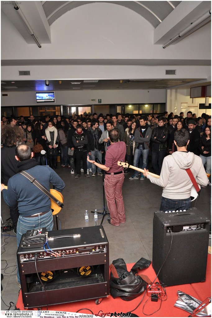 114Coffing_House_Facolta_Ingegneria_LiveMusicParty_LovePhoto_01032012.jpg - GREGORIO MOSCATO  PHOTOGRAPHER
