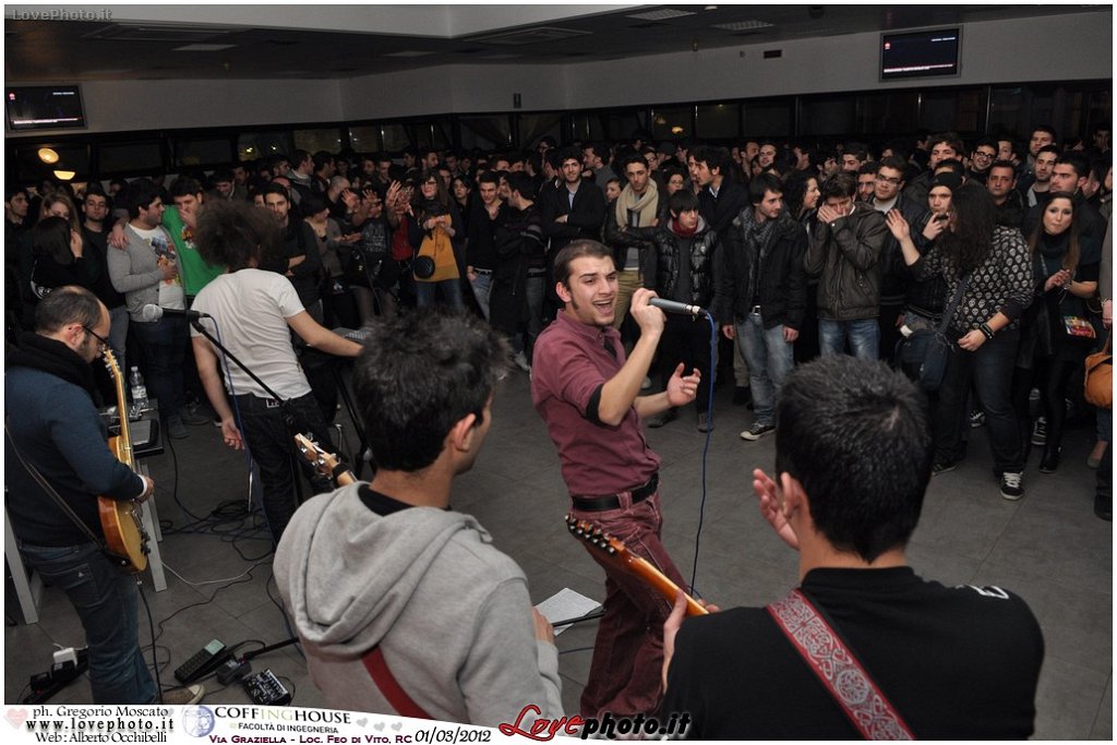 162Coffing_House_Facolta_Ingegneria_LiveMusicParty_LovePhoto_01032012.jpg - GREGORIO MOSCATO  PHOTOGRAPHER