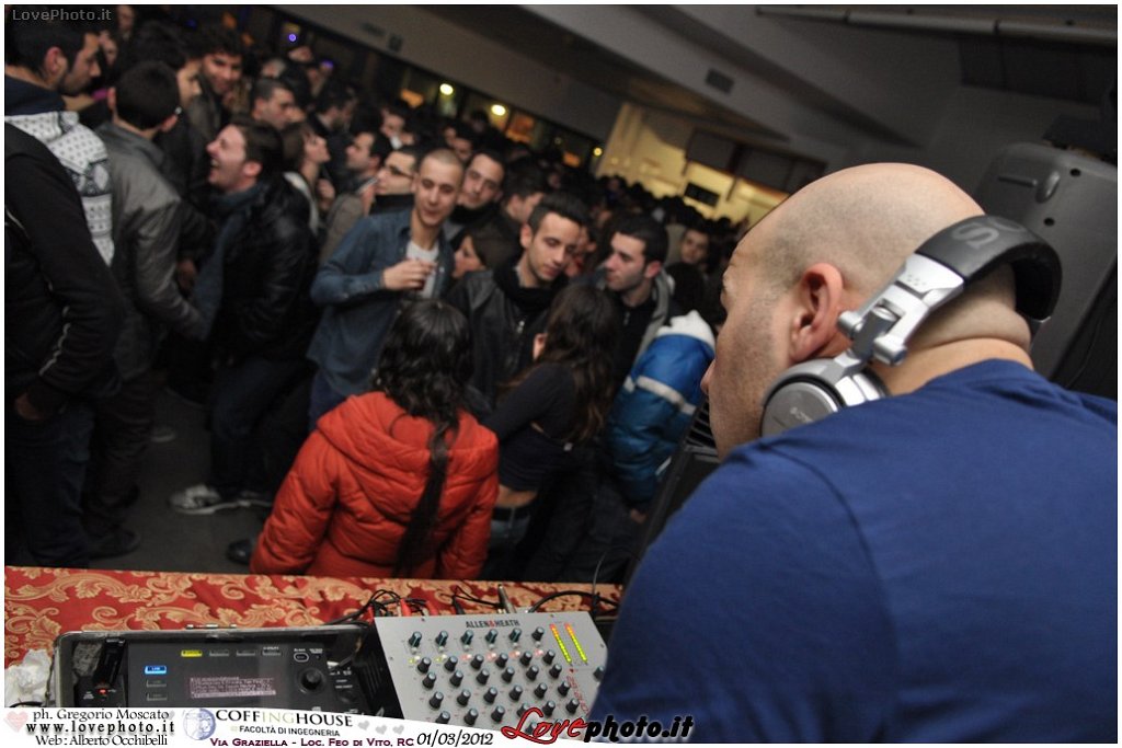 219Coffing_House_Facolta_Ingegneria_LiveMusicParty_LovePhoto_01032012.jpg - GREGORIO MOSCATO  PHOTOGRAPHER