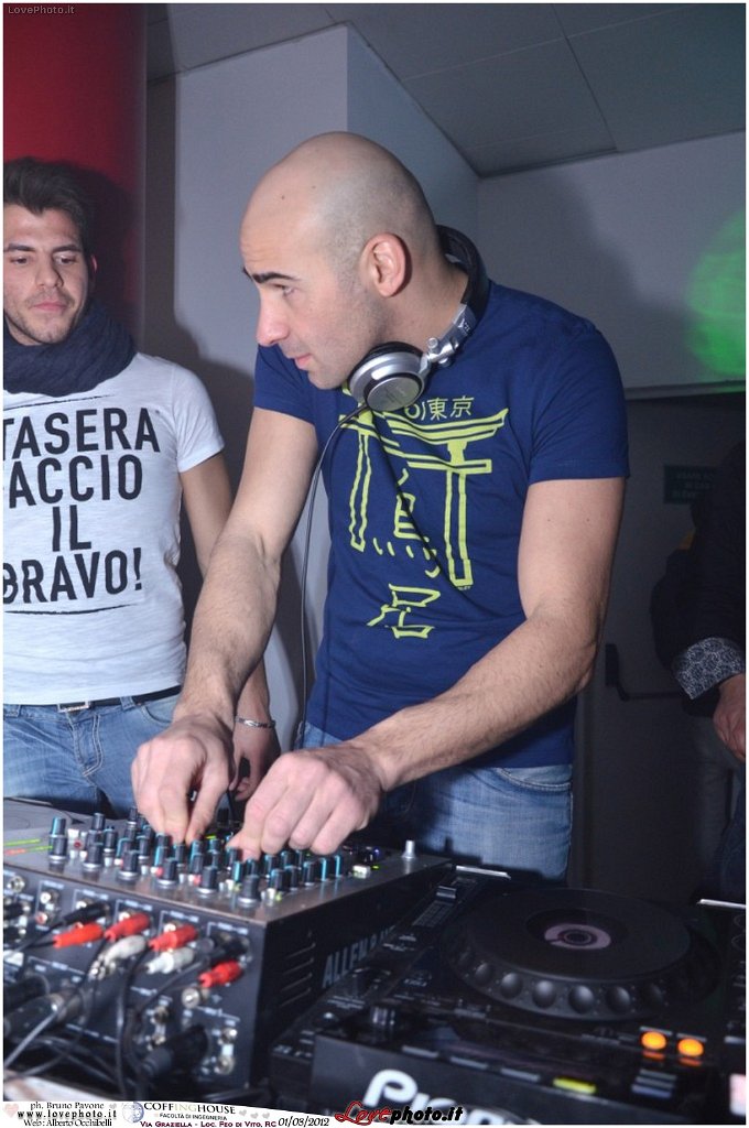 431Coffing_House_Facolta_Ingegneria_LiveMusicParty_LovePhoto_01032012.jpg