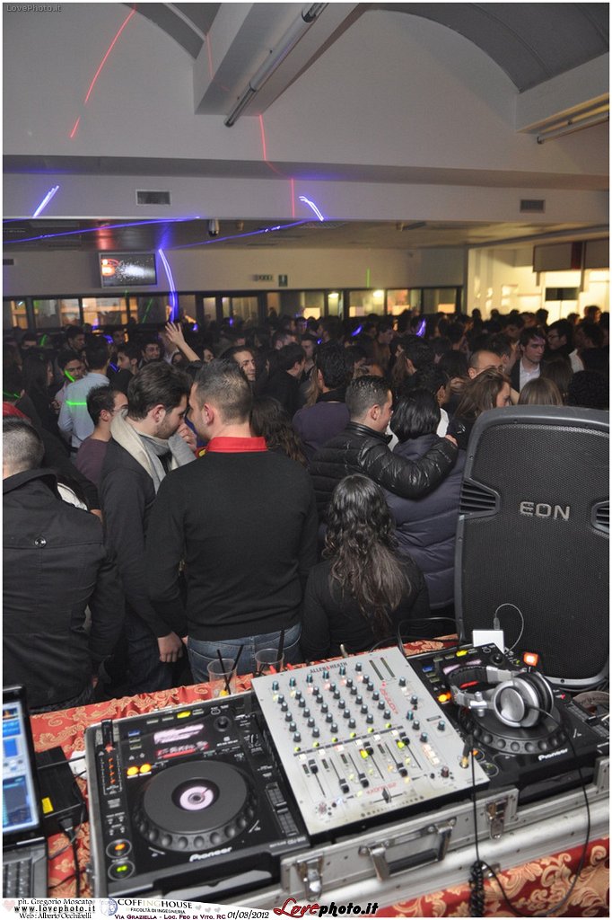 432Coffing_House_Facolta_Ingegneria_LiveMusicParty_LovePhoto_01032012.jpg - GREGORIO MOSCATO  PHOTOGRAPHER