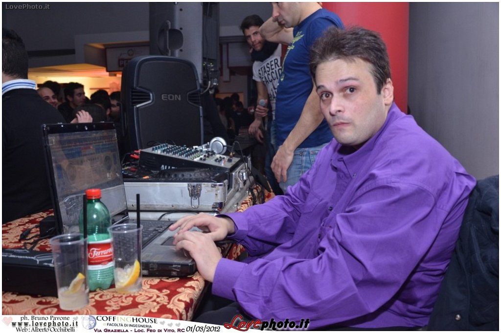560Coffing_House_Facolta_Ingegneria_LiveMusicParty_LovePhoto_01032012.jpg