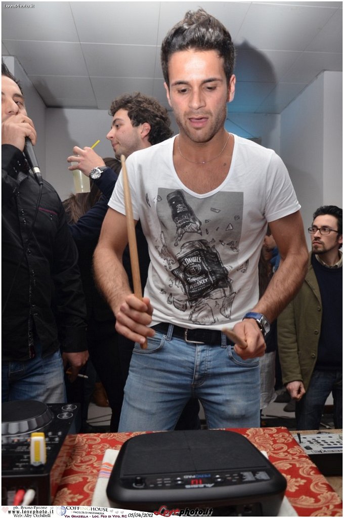 225CoffingHouse_Facolta_Ingegneria_LiveMusic_Party_LovePhoto_05042012.jpg