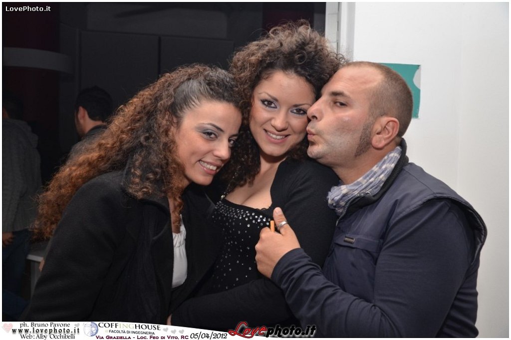 350CoffingHouse_Facolta_Ingegneria_LiveMusic_Party_LovePhoto_05042012.jpg