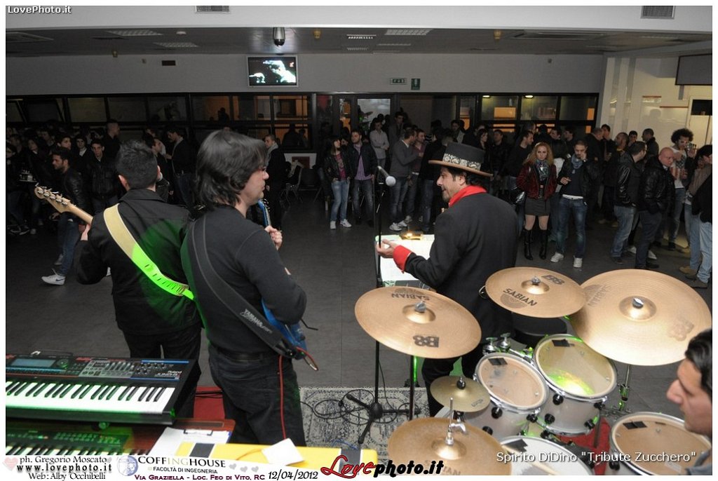 062CoffingHouse_Facolta_Ingegneria_LiveMusic_Party_LovePhoto_12042012.jpg - (C) 2012  Gregorio Moscato   www.lovephoto.it  Tutti i diritti  riservati