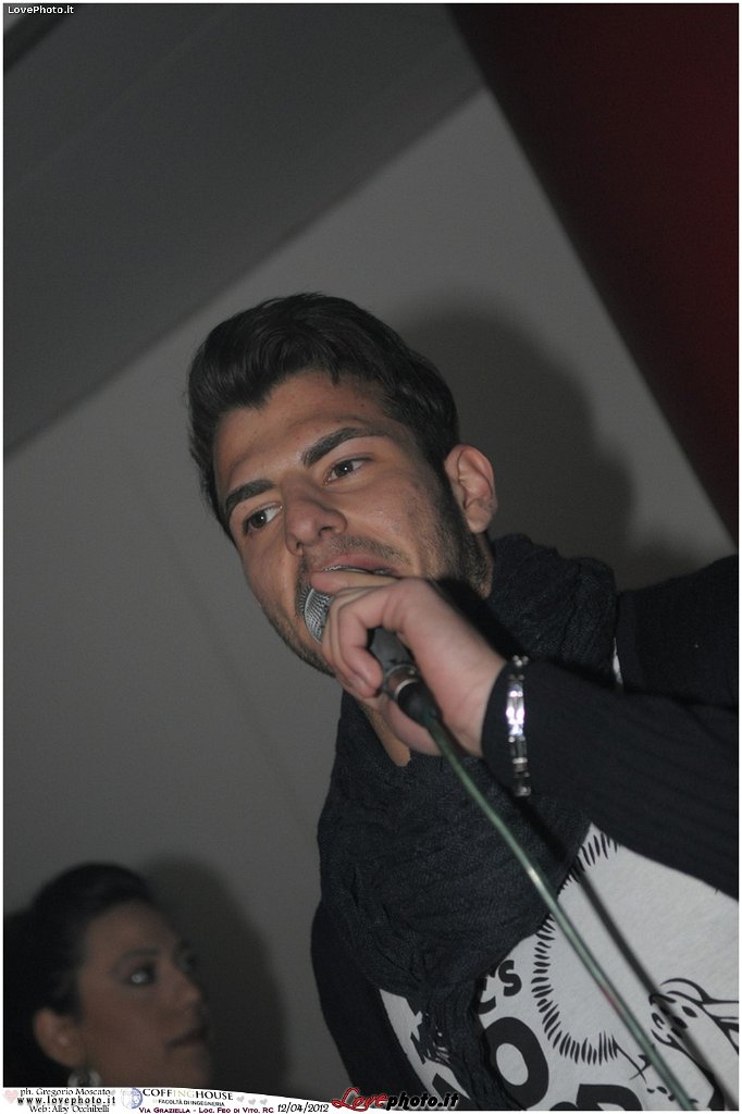 128CoffingHouse_Facolta_Ingegneria_LiveMusic_Party_LovePhoto_12042012.jpg - (C) 2012  Gregorio Moscato   www.lovephoto.it  Tutti i diritti  riservati