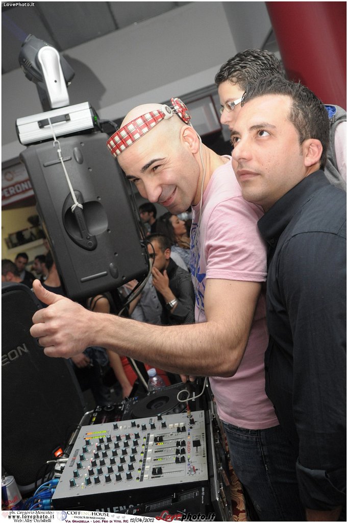 264CoffingHouse_Facolta_Ingegneria_LiveMusic_Party_LovePhoto_12042012.jpg - (C) 2012  Gregorio Moscato   www.lovephoto.it  Tutti i diritti  riservati