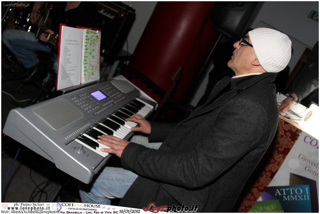 048CoffingHouse_Facolta_Ingegneria_LiveMusic_Party_LovePhoto_19012012.jpg