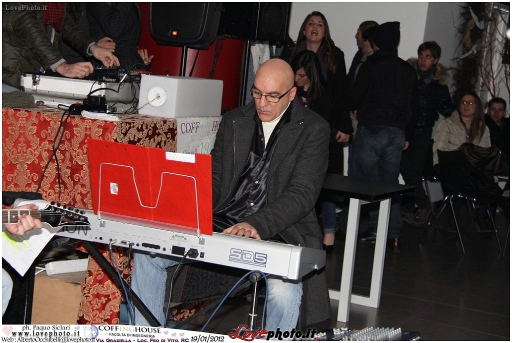 088CoffingHouse_Facolta_Ingegneria_LiveMusic_Party_LovePhoto_19012012.jpg