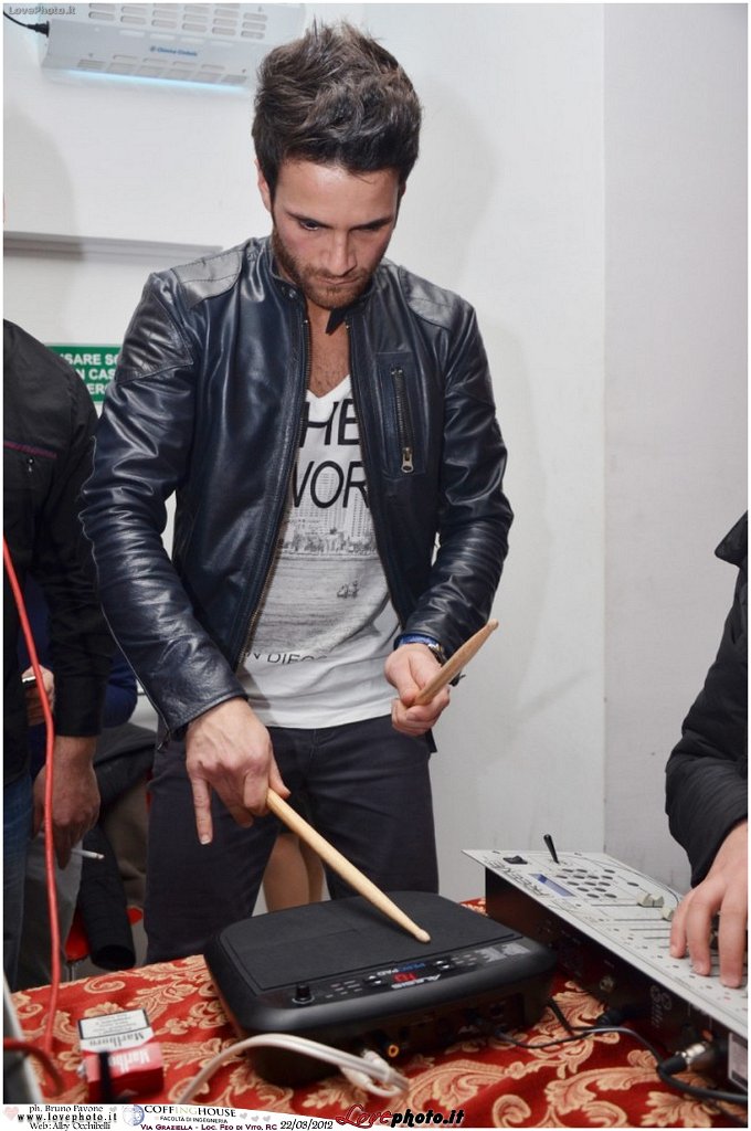 315CoffingHouse_Facolta_Ingegneria_LiveMusic_Party_LovePhoto_22032012.jpg