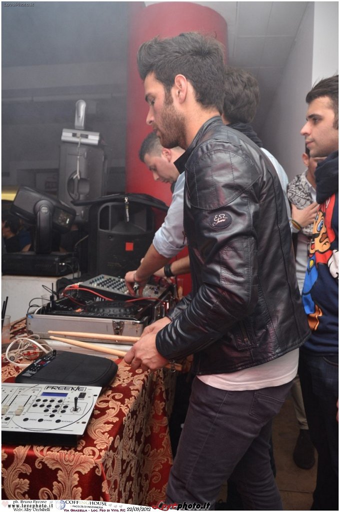 375CoffingHouse_Facolta_Ingegneria_LiveMusic_Party_LovePhoto_22032012.jpg