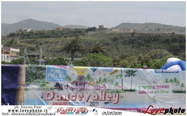003DanceValley_LovePhoto-01052011.jpg