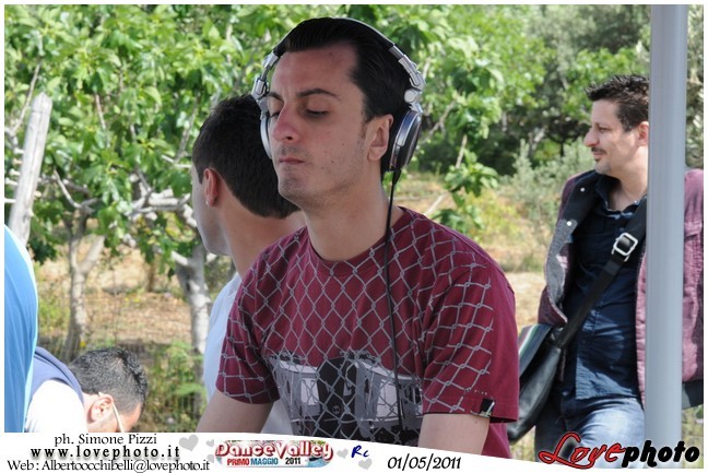 061DanceValley_LovePhoto-01052011.jpg