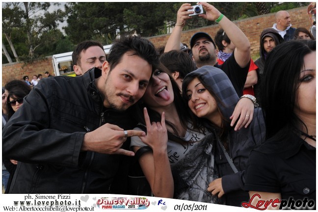 089DanceValley_LovePhoto-01052011.jpg