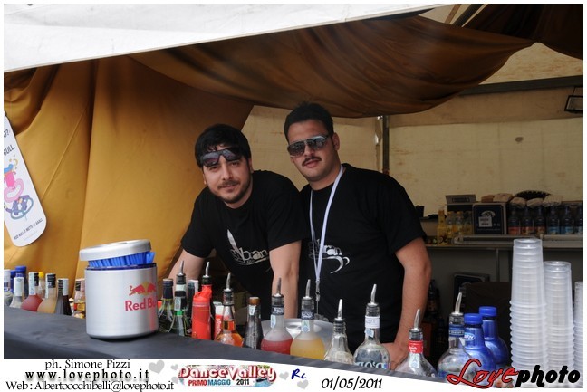 101DanceValley_LovePhoto-01052011.jpg