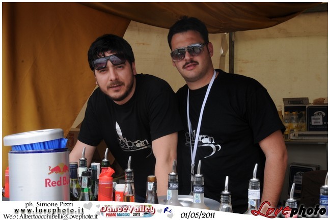 102DanceValley_LovePhoto-01052011.jpg