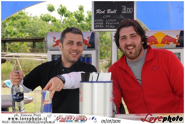 116DanceValley_LovePhoto-01052011.jpg