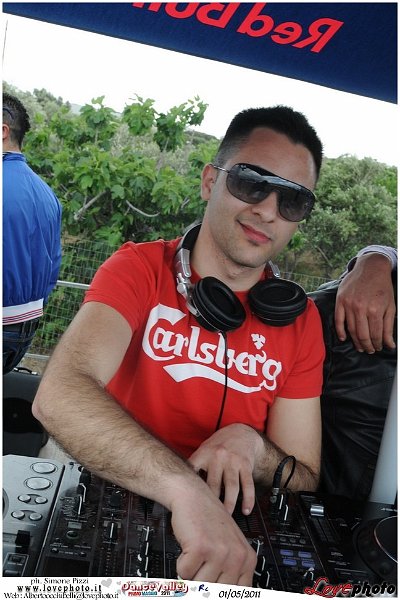 162DanceValley_LovePhoto-01052011.jpg