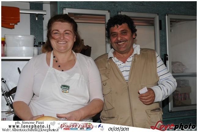 171DanceValley_LovePhoto-01052011.jpg