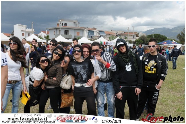 201DanceValley_LovePhoto-01052011.jpg