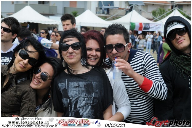 202DanceValley_LovePhoto-01052011.jpg
