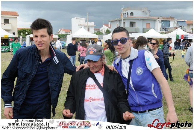 226DanceValley_LovePhoto-01052011.jpg