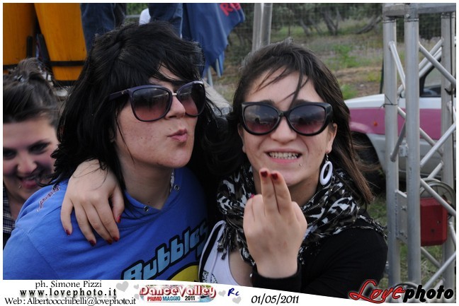 486DanceValley_LovePhoto-01052011.jpg