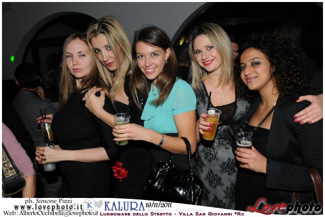 019Kalura_Swimming_Pool_Party_LovePhoto_19112011.jpg