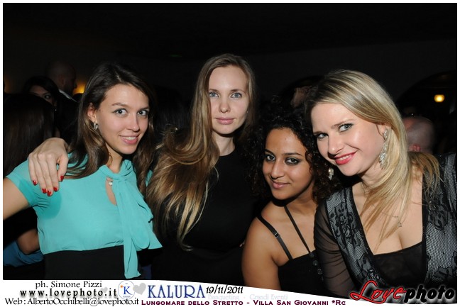 029Kalura_Swimming_Pool_Party_LovePhoto_19112011.jpg