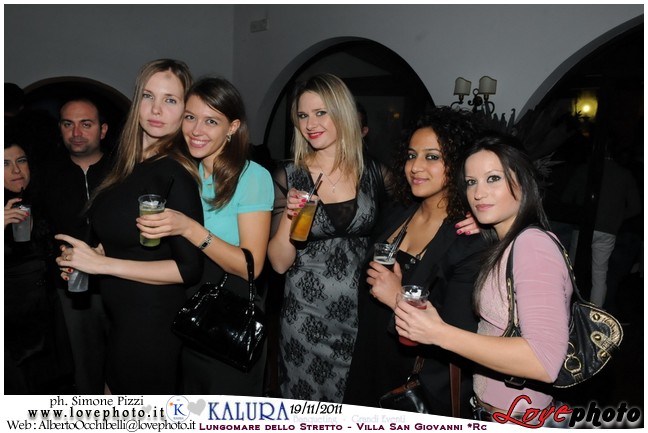 116Kalura_Swimming_Pool_Party_LovePhoto_19112011.jpg