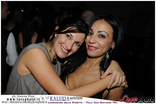201Kalura_Swimming_Pool_Party_LovePhoto_19112011.jpg