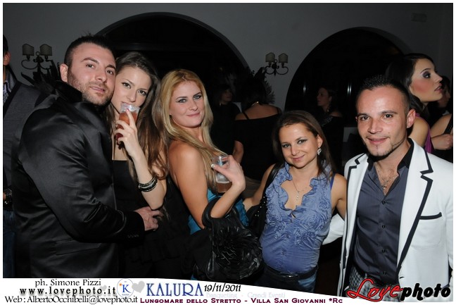 203Kalura_Swimming_Pool_Party_LovePhoto_19112011.jpg