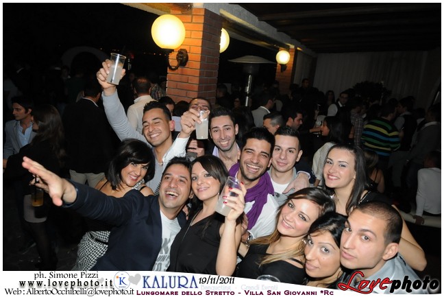 219Kalura_Swimming_Pool_Party_LovePhoto_19112011.jpg