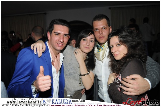 310Kalura_Swimming_Pool_Party_LovePhoto_19112011.jpg
