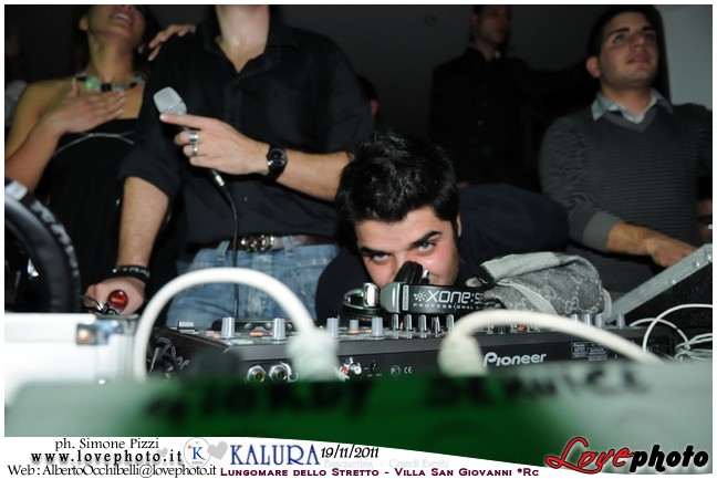 321Kalura_Swimming_Pool_Party_LovePhoto_19112011.jpg