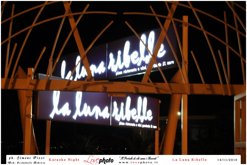 001LovePhoto_La_Luna_Ribelle-14112010-KaraokeNight.jpg