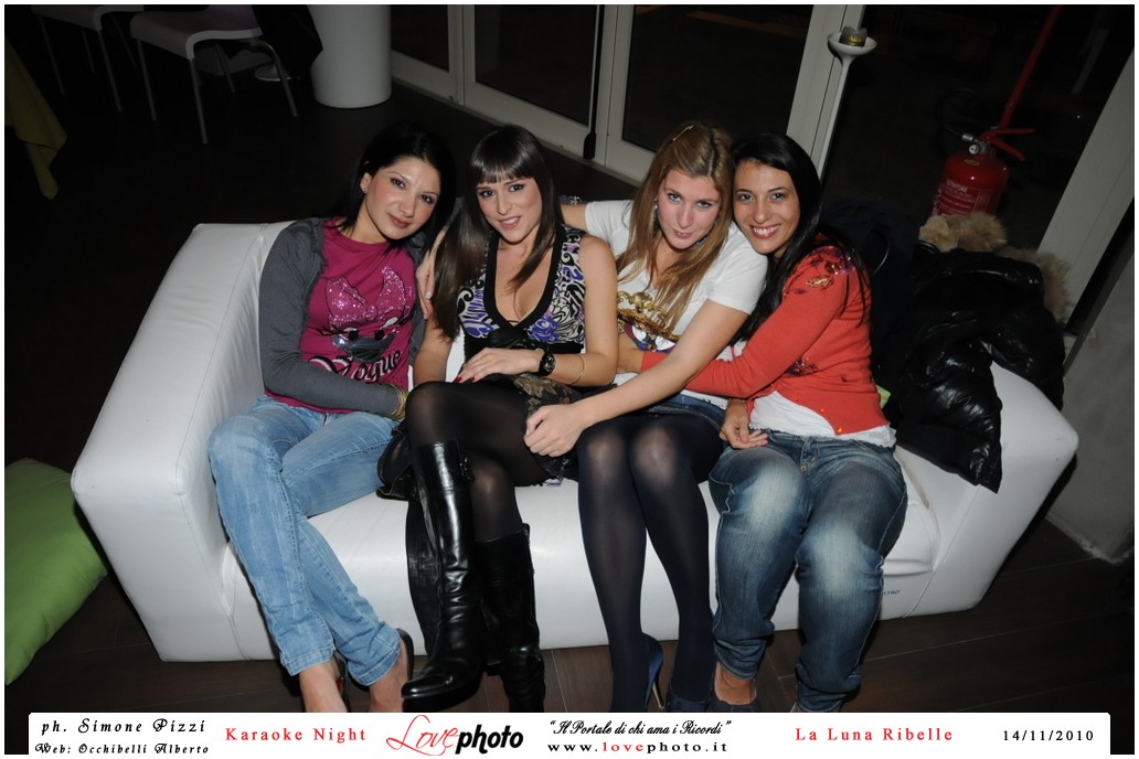 023LovePhoto_La_Luna_Ribelle-14112010-KaraokeNight.jpg