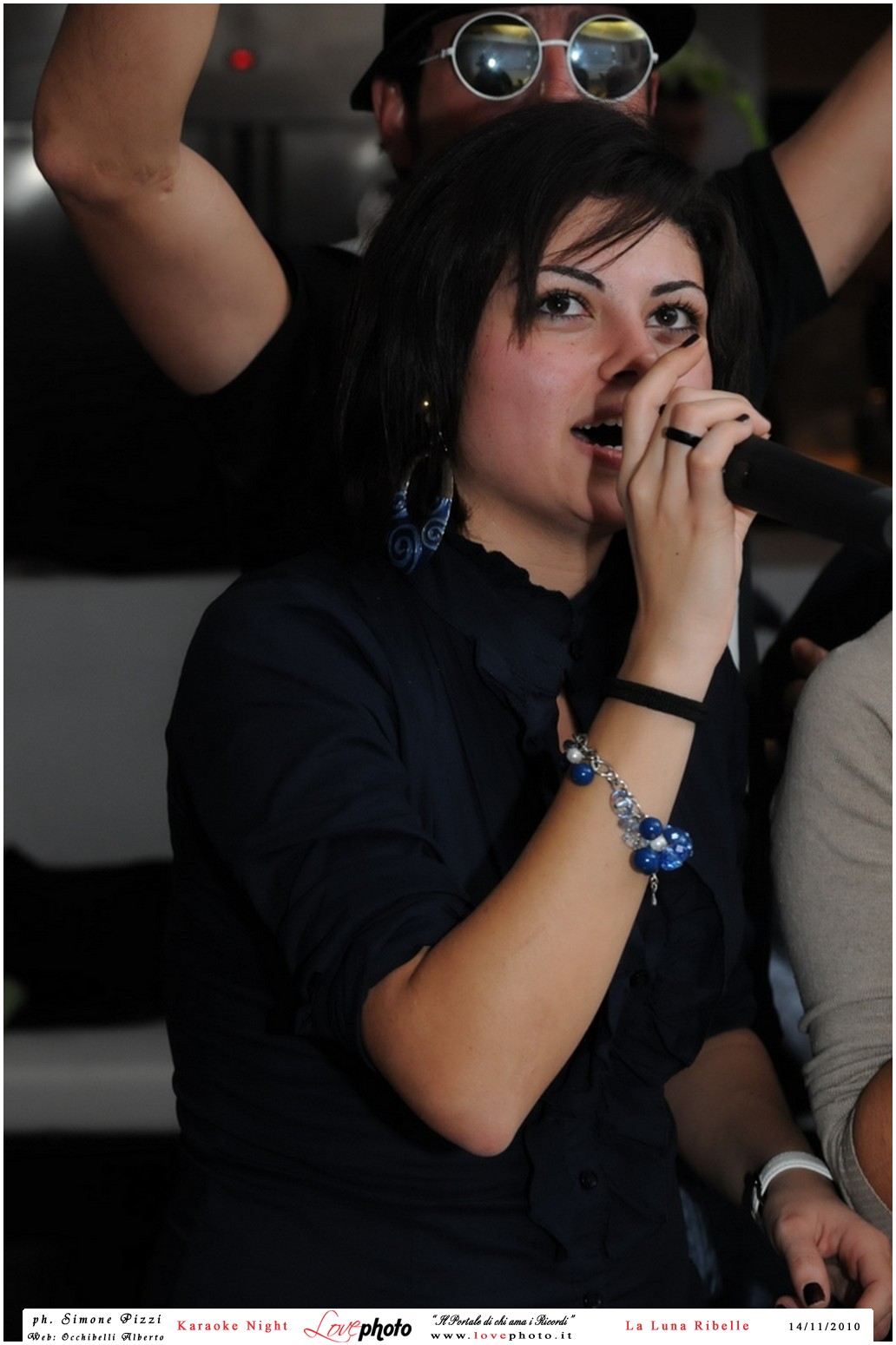 030LovePhoto_La_Luna_Ribelle-14112010-KaraokeNight.jpg
