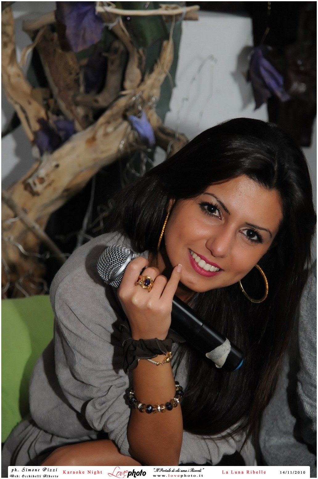 038LovePhoto_La_Luna_Ribelle-14112010-KaraokeNight.jpg