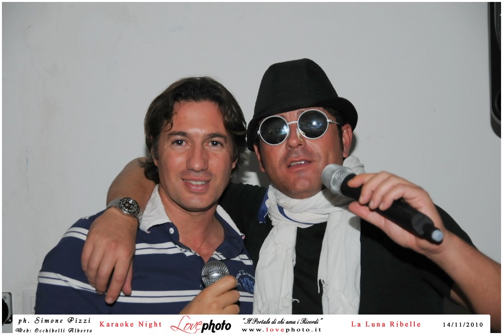 045LovePhoto_La_Luna_Ribelle-14112010-KaraokeNight.jpg