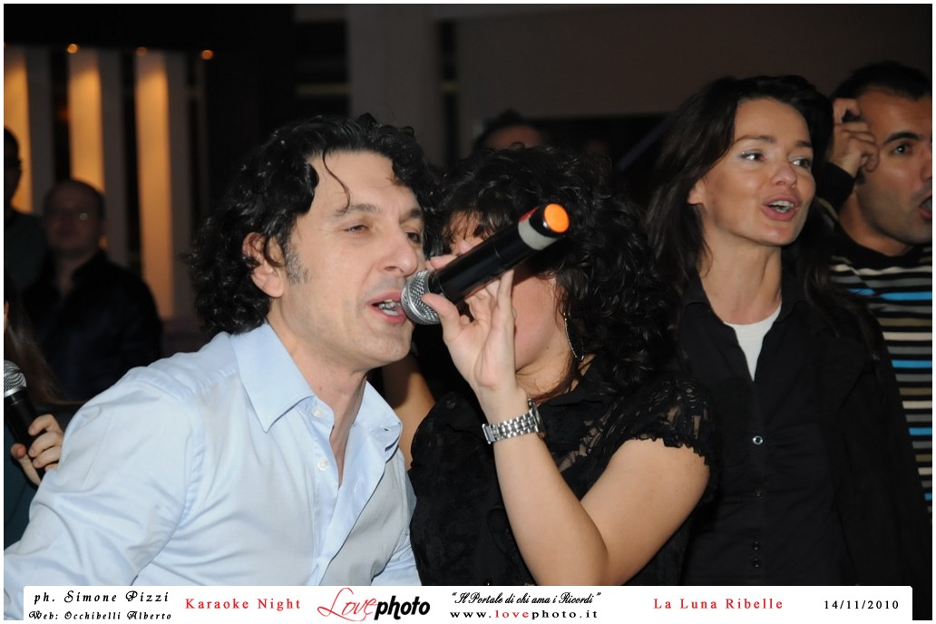 066LovePhoto_La_Luna_Ribelle-14112010-KaraokeNight.jpg